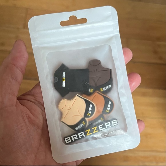 5-pack of Brazzers shoe charms—new in unopened package - Picture 2 of 2